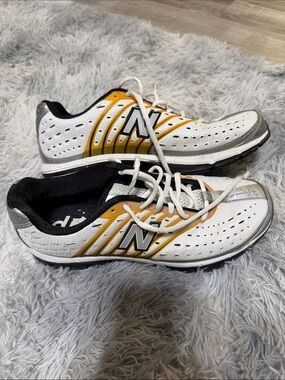 Men’s New Balance 8507 running shoes